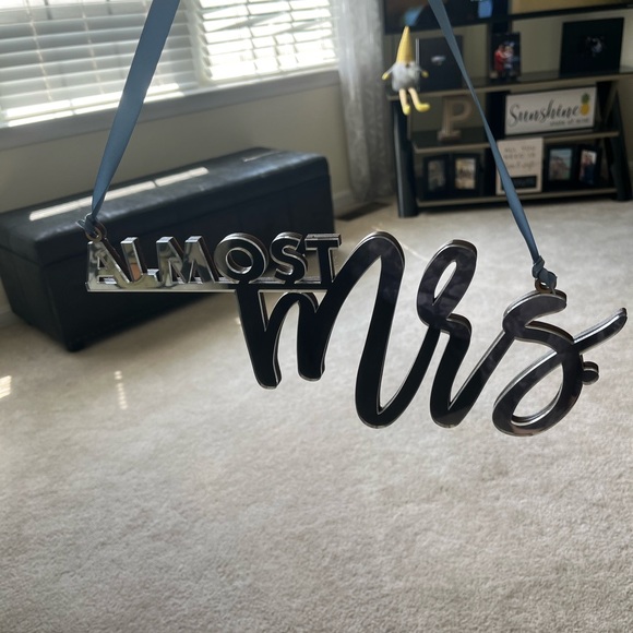 “Almost Mrs” mirror chair sign - Picture 3 of 3